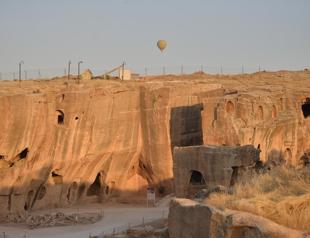 Tourists discover Turkey’s southeast on hot air balloon