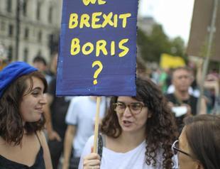 UKs Johnson threatens to purge rebel Brexit lawmakers