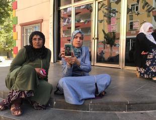 Families stage sit-in outside HDP office in SE Turkey
