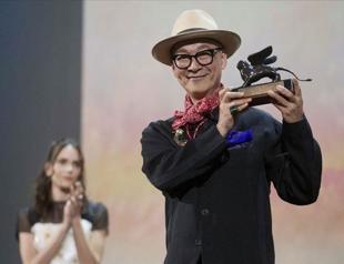 Joker wins top award at Venice Film Festival