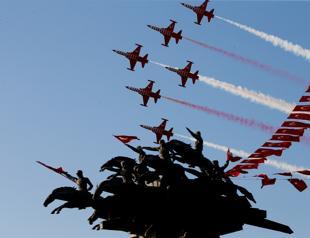 Turkeys İzmir marks 97th anniversary of Liberation Day