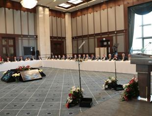 Turkish president tells mayors to leave politics aside