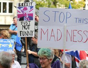 Noise but no breakthrough as Johnson, Juncker talk Brexit