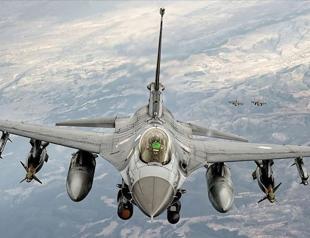 Turkish air forces fly over Syria in anti-ISIL campaign