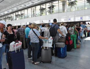 British tourists leave Turkey amid Thomas Cook collapse