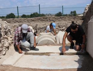 Ancient Roman bath discovered in western Turkey