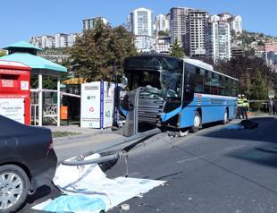 Public bus rams into bus stop, kills three in capital Ankara