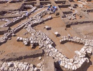 Israel unveils remains of 5,000-year-old city