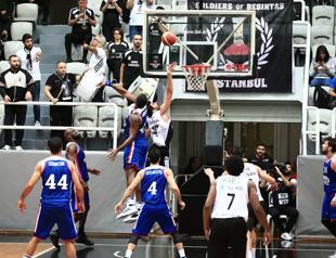 Anadolu Efes defeat city rivals Besiktas