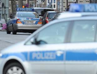 Police raids after bomb threats to mosques in Germany