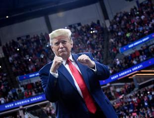 Trump attacks Biden, slams impeachment probe at Minneapolis rally