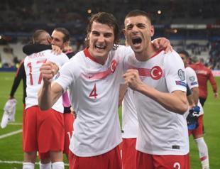 Turkey holds France to remain atop group