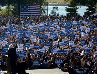 Sanders draws thousands to rally in New York