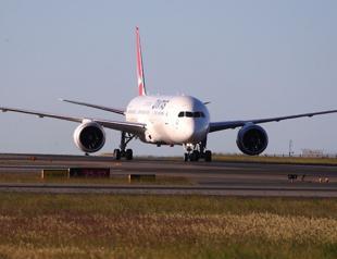 Qantas hails historic moment after Dreamliner completes 19-hour non-stop flight