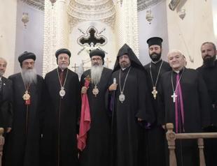 Religious minorities gather to pray for soldiers