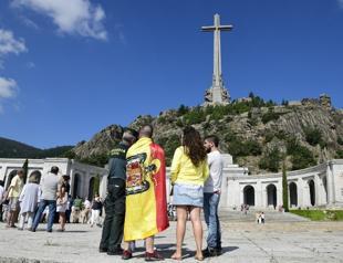Divided over dictator, Spain to exhume Francos remains