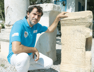 Monumental tomb inscription found in Parion
