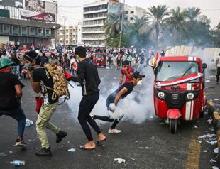 Protesters attack houses of Iraqi MPs in Dhi Qar