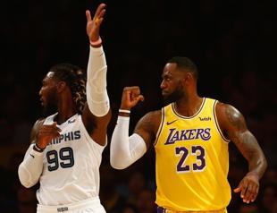 NBA: Davis historic double-double leads Lakers to win