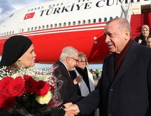 Turkeys president arrives in Washington for talks