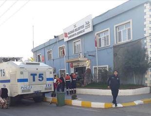 4 mayors dismissed over alleged terror links