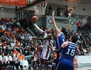 Anadolu Efes make six-straight wins with victory over Bahçeşehir Koleji: 93-67