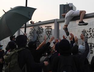 Protests ordered for lunch all week in Hong Kongs business district