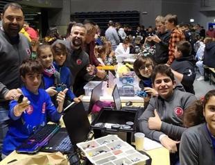 Turkish students win 1st prize at global robot contest