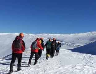 Coat, hat found in search for missing hikers in Turkey