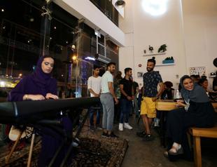 Saudi restaurants no longer need to segregate women and men