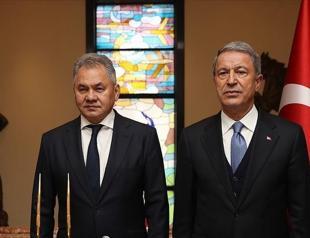 Turkish, Russian defense ministers hold phone call