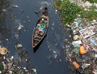 Indonesia to reduce marine plastic waste 70 percent by 2025