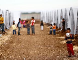 EU should increase funds for Syrian refugees, official says