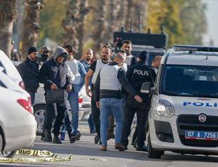 Suspected bank robber persuaded to surrender