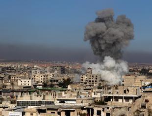 12,000 people flee Idlib amid regime, Russian attacks