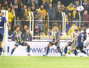 Wounded title hopefuls prepare for decisive derby