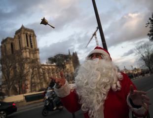 Heavy hearts as Notre-Dame misses Xmas mass for first time since 1803