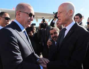 Erdoğan in Tunisia for surprise talks with president