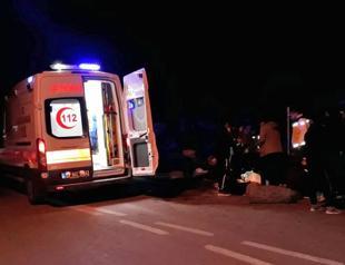 Vehicle carrying migrants overturns in Çanakkale, 32 injured
