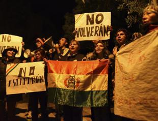 Mexico says Spanish diplomats cars blocked by Bolivia at La Paz embassy