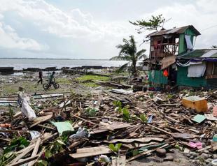 Death toll from typhoon climbs to 47 in Philippines