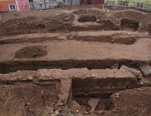 Construction halted after workers find ancient ruins