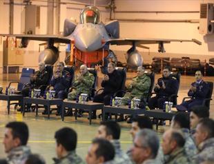 Defense minister and commanders visit soldiers in the new year