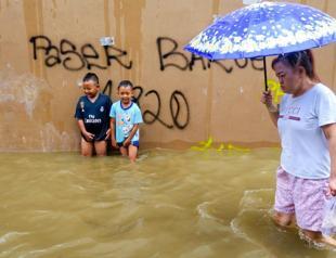 Heavy rainfalls hit Jakarta, 19 killed in Indonesia