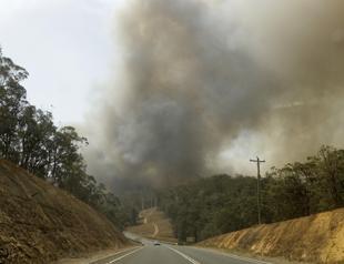Bushfires rage out of control across southeast Australia