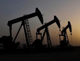 Oil prices up 2 pct as Middle East tensions escalate