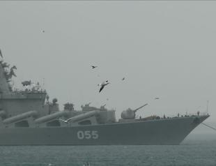 Russian naval cruiser casts anchor in Bosphorus due to bad weather