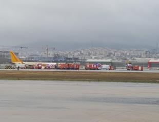 Storm hits Istanbul, plane skids off airport runway