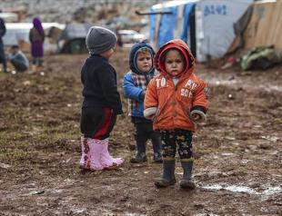 Over 20,000 people fled Idlib toward Turkish border