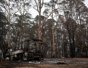 Australians on SE coast urged to flee as fire risk escalates